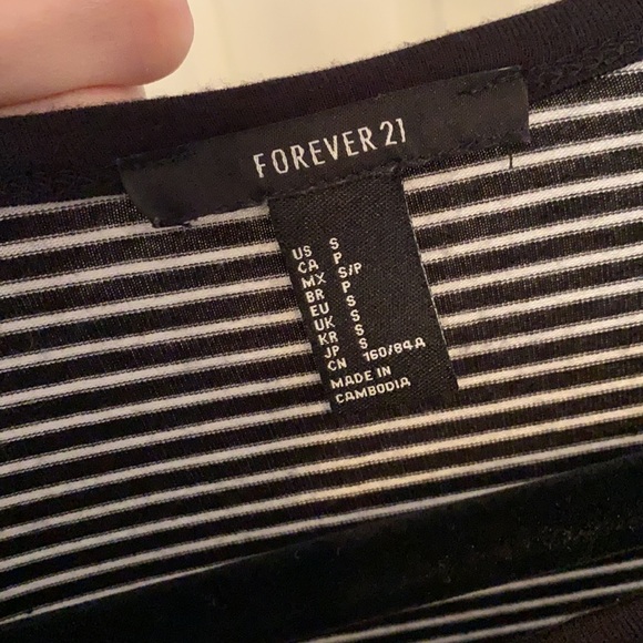 black and white shirt - Picture 3 of 3